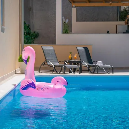 Lux 1 - Heated Pool * 산책길