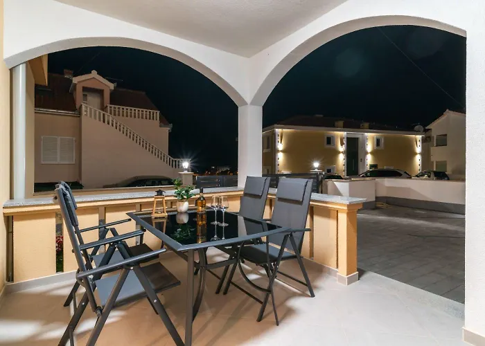 Lux 1 Apartman Marina