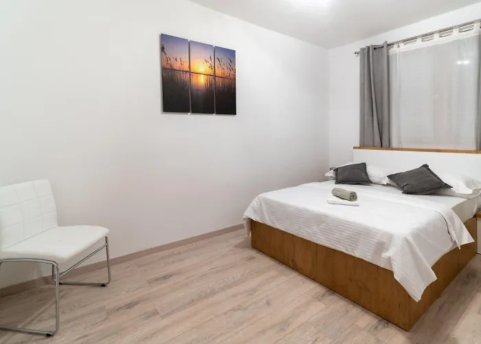 Apartman Lux 1 *