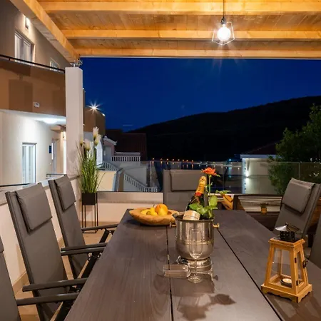 Lux 1 - Heated Pool